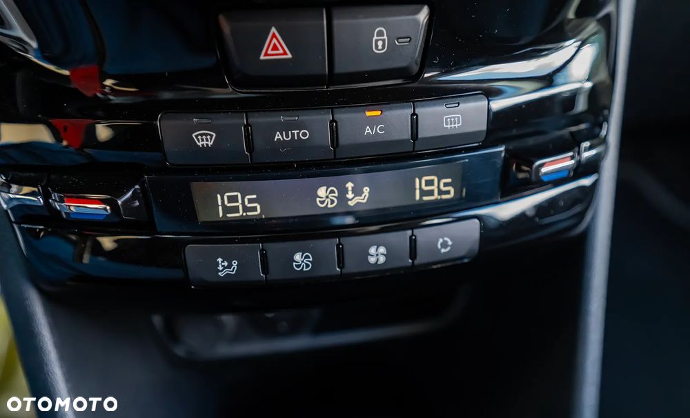 Peugeot 2008 BlueHDi FAP 120 STOP & START Crossway - 38