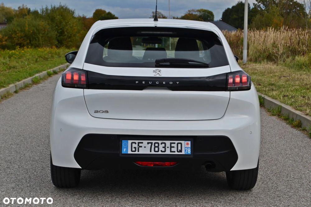 Peugeot 208 - 16