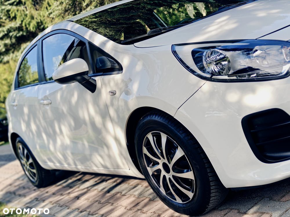 Kia Rio - 15