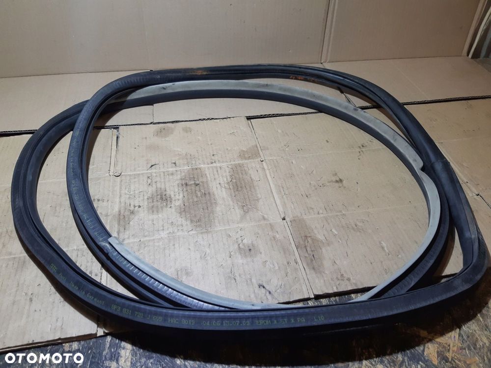 AUDI A3 8P 3D USZCZELKA DRZWI LEWE PRZEDNIE LEWY PRZÓD 8P3831721J - 1