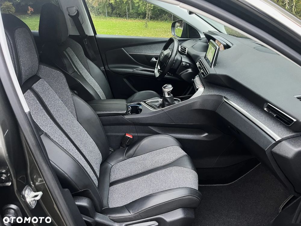 Peugeot 3008 PureTech 130 Stop & Start Allure - 16