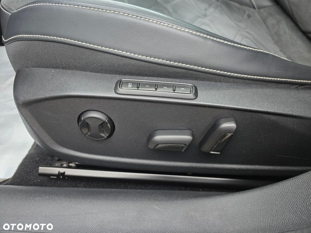 Seat Leon 2.0 TDI DSG Xcellence - 11