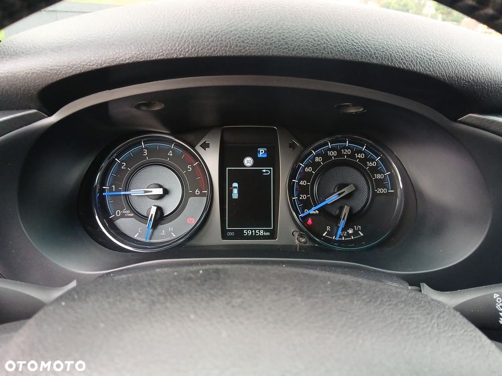 Toyota Hilux 2.8 D-4D Double Cab Invincible Sport 4x4 - 32