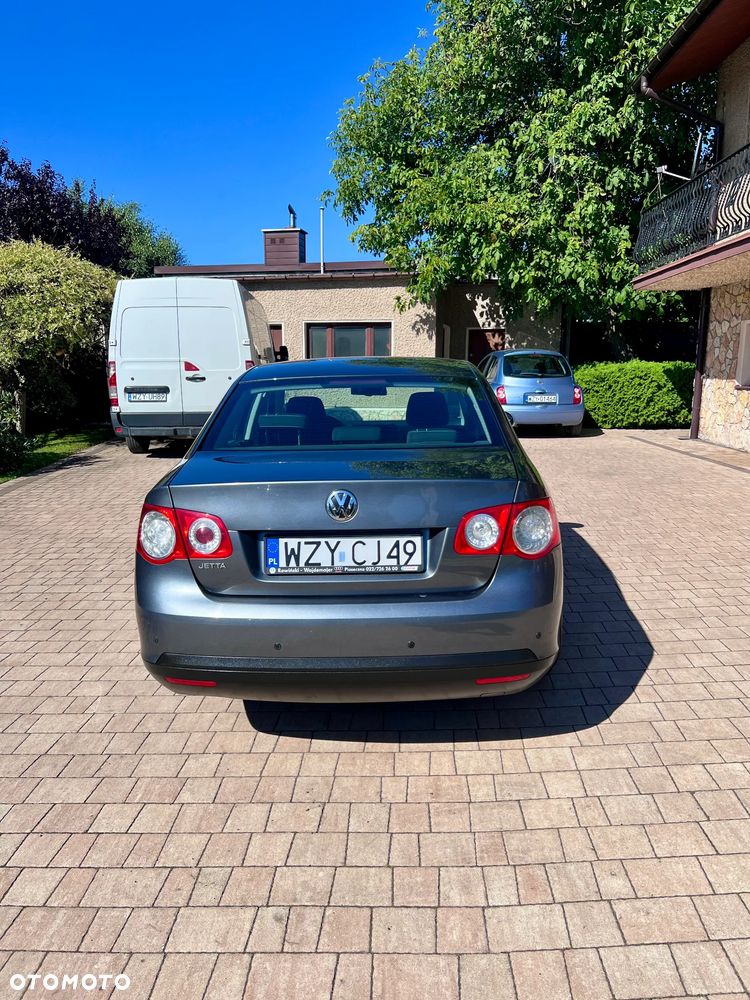 Volkswagen Jetta 1.6 TDI DPF Trendline - 7