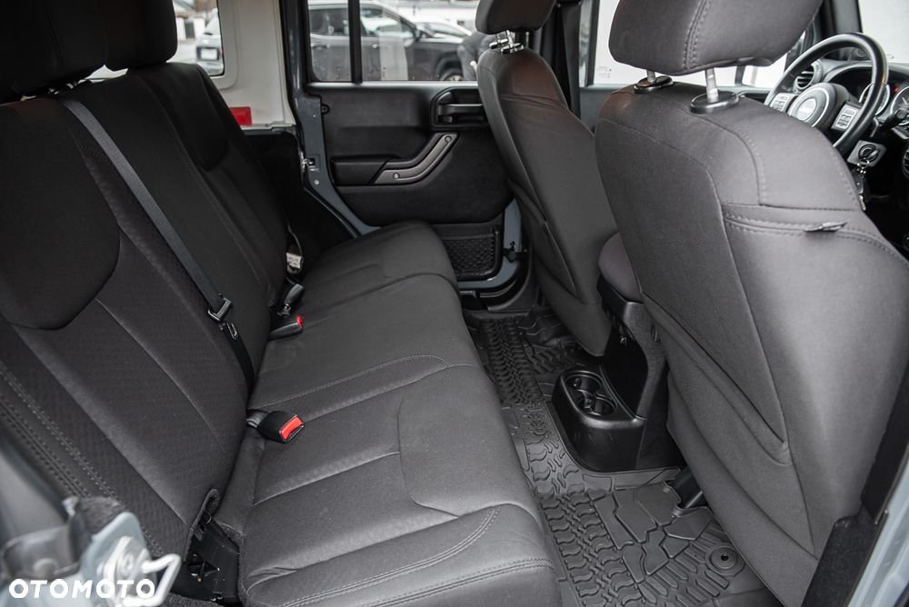 Jeep Wrangler - 25