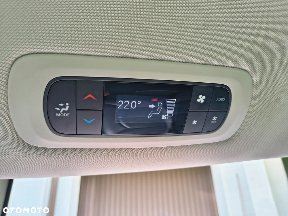 Chrysler Pacifica - 12