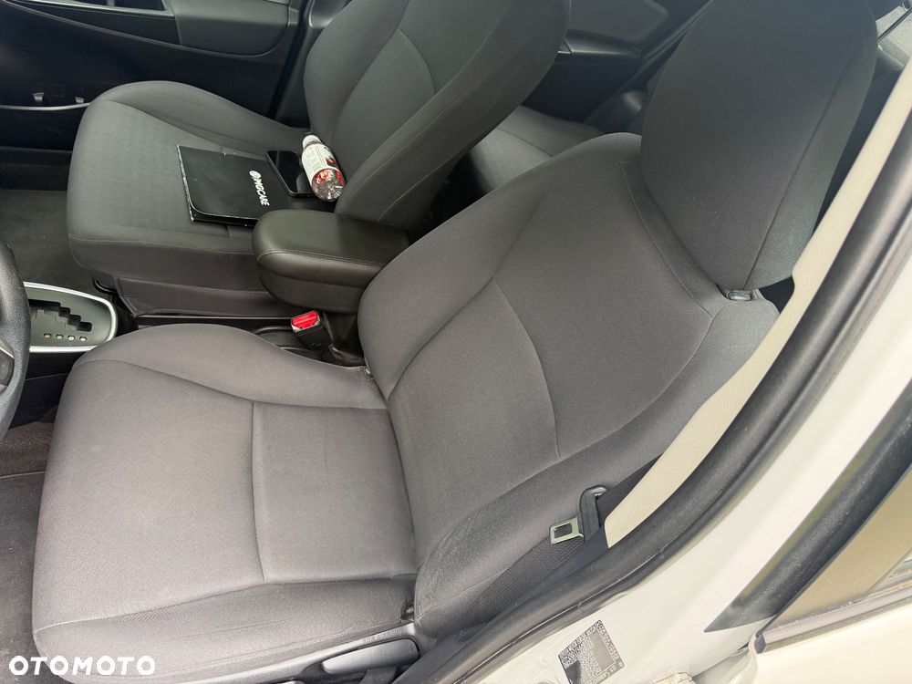 Toyota Yaris Hybrid 100 Premium - 10