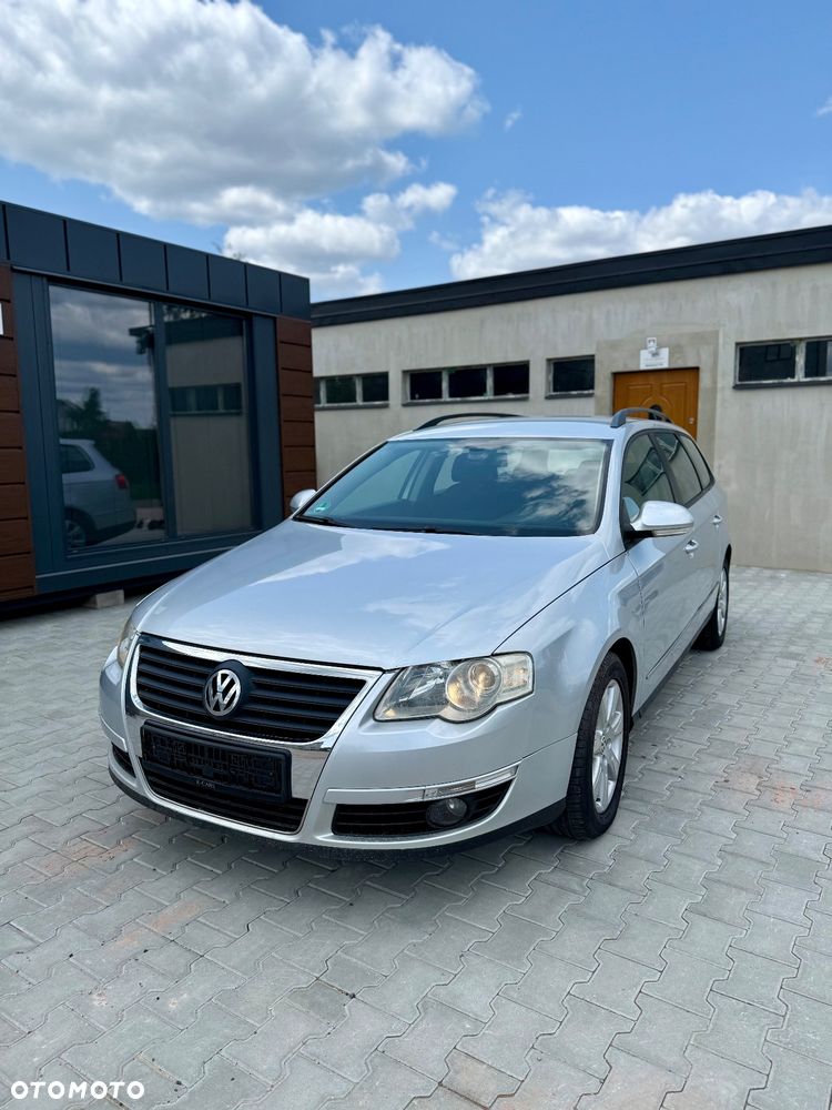 Volkswagen Passat Variant 1.6 FSI Trendline - 1