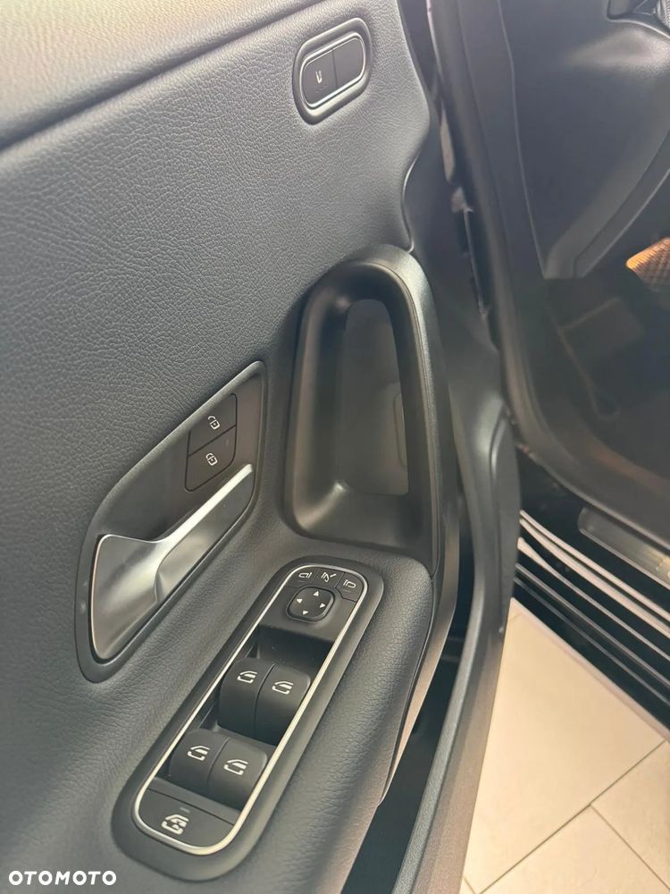 Mercedes-Benz CLA 180 d Progressive 8G-DCT - 5