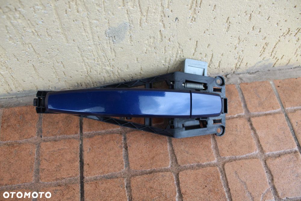 KLAMKA DRZWI LEWY TYŁ Z21B OPEL ASTRA H 24463749 - 1