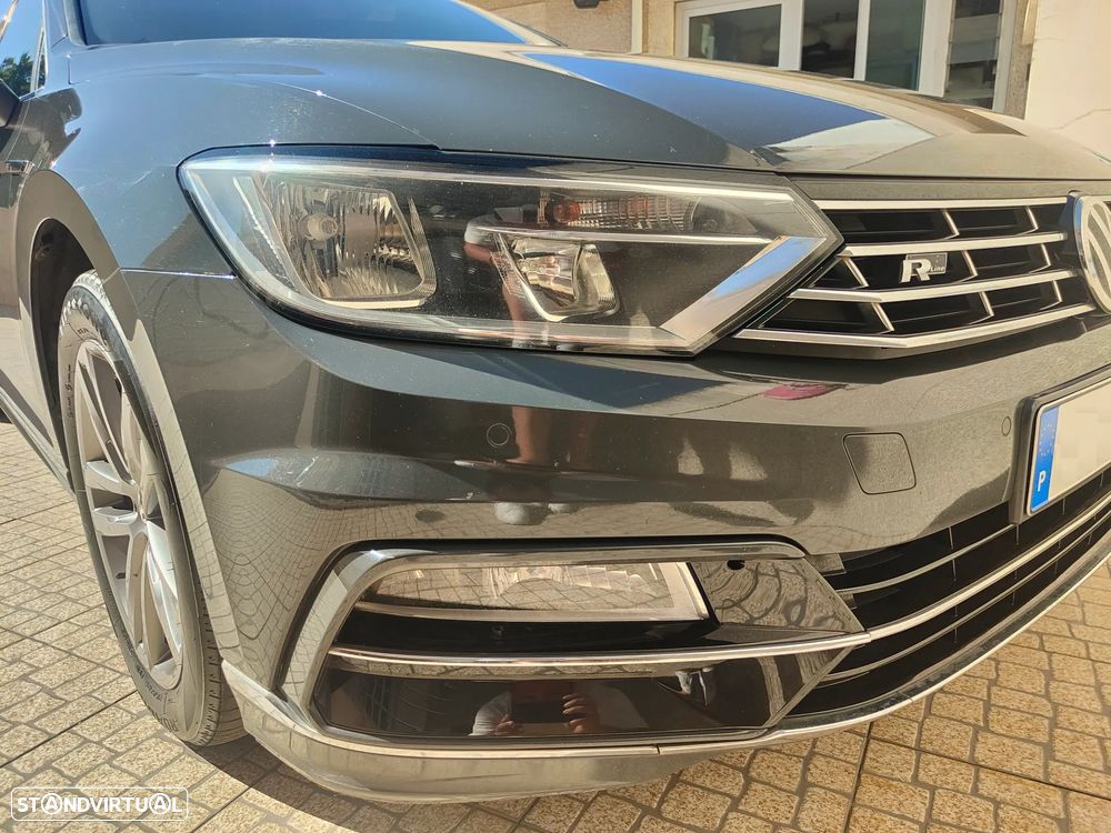 VW Passat Variant 2.0 TDI R-Line DSG - 15