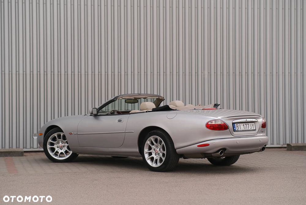 Jaguar XK8 - 9