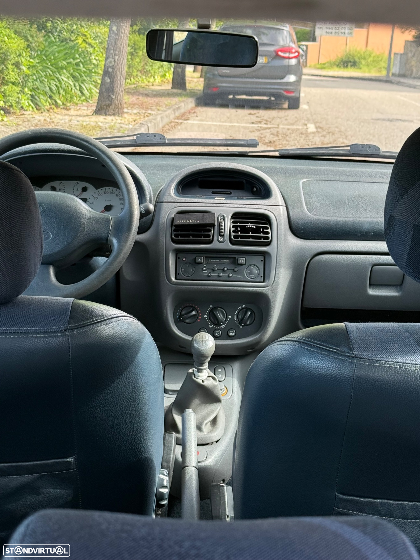 Renault Clio 1.4 16V Initiale - 14
