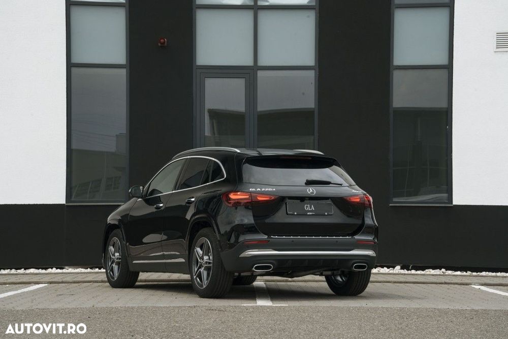 Mercedes-Benz GLA 220 d 4MATIC Aut. - 4