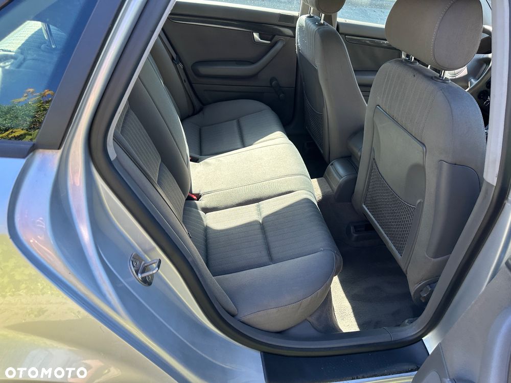 Audi A4 Limousine - 17