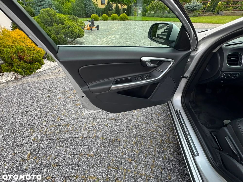 Volvo S60 D2 Momentum - 17