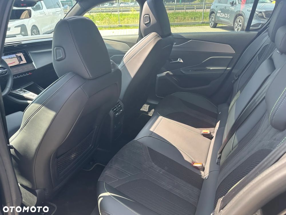 Peugeot 308 1.2 mHEV GT Exclusive S&S e-DCS6 - 18