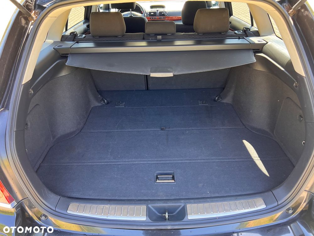 Toyota Avensis 2.2 D-4D X - 21