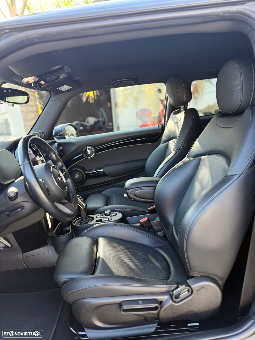MINI 3 Portas Cooper SE Premium Extra Essential - 24