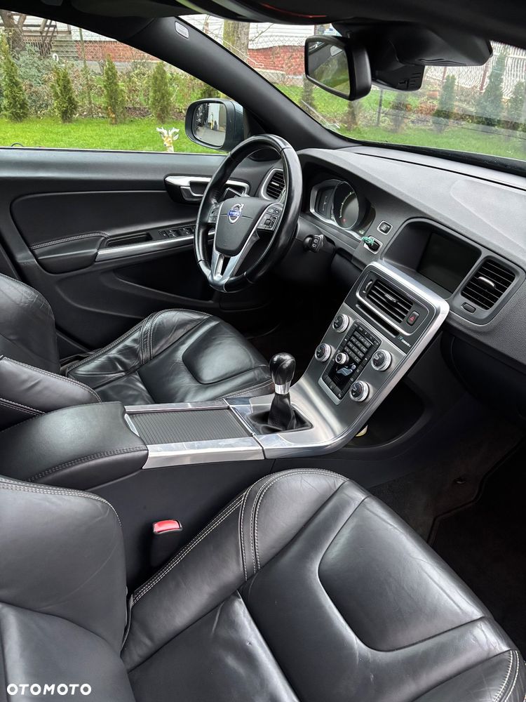 Volvo V60 D3 Summum - 34