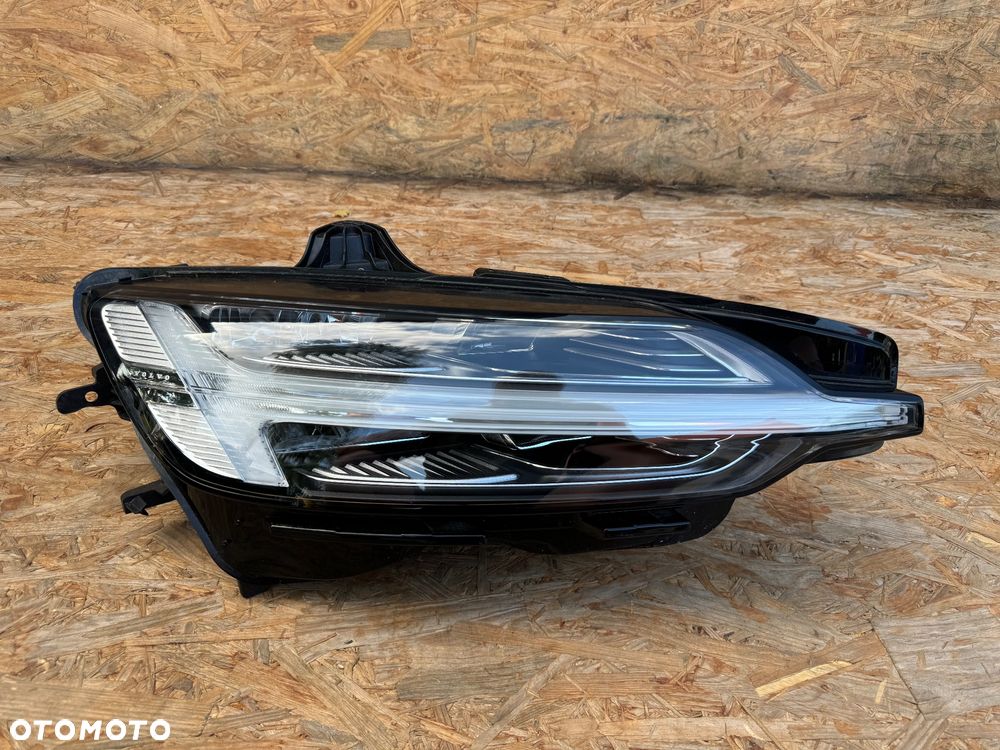 LAMPA REFLEKTOR PRZÓD PRZEDNIA VOLVO V60 II 2 S60 III 3 18+ FULL LED MID PRAWA RH PRZETWORNICA 32314167 KOMPLETNA ORYGINAŁ - 1