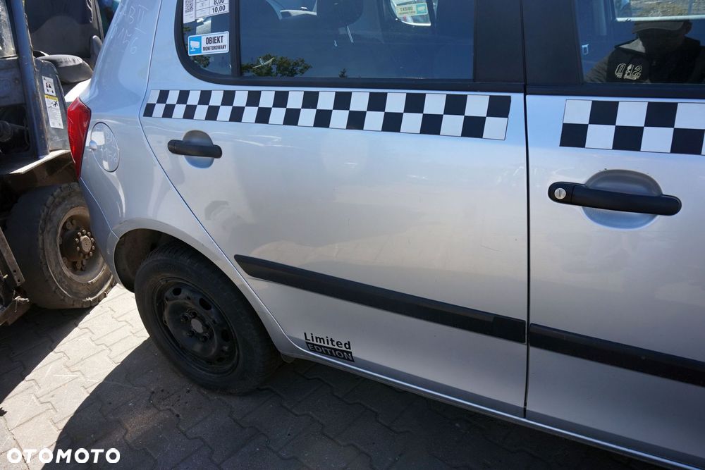 DRZWI TYLNE PRAWE FABIA II 545 5D HB 9156  SREBRNY SKODA 2006-2010 - 2