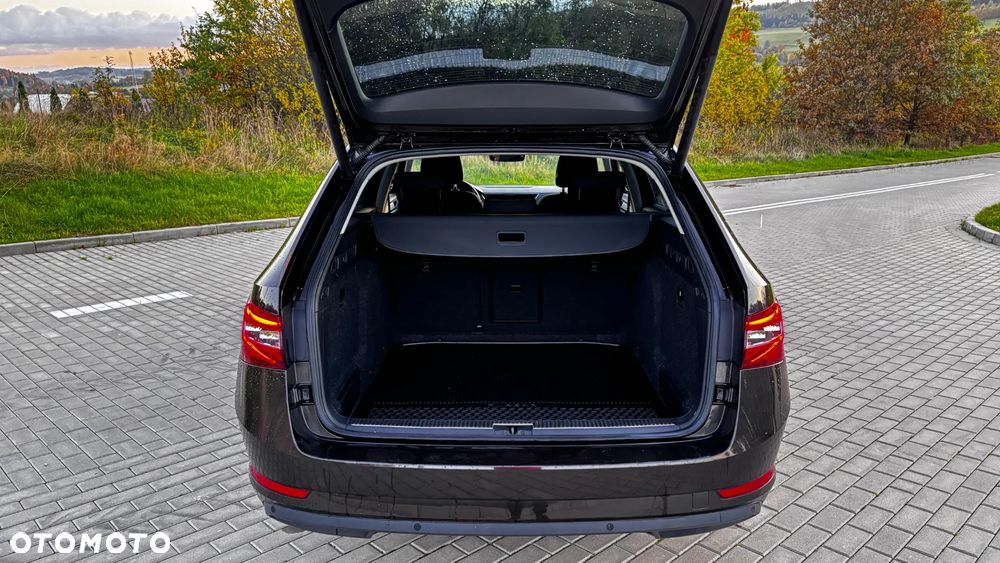 Skoda Superb 2.0 TDI Ambition DSG - 5