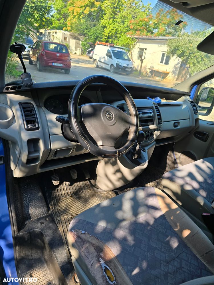 Opel Vivaro - 8