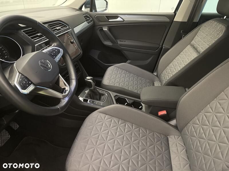 Volkswagen Tiguan - 11