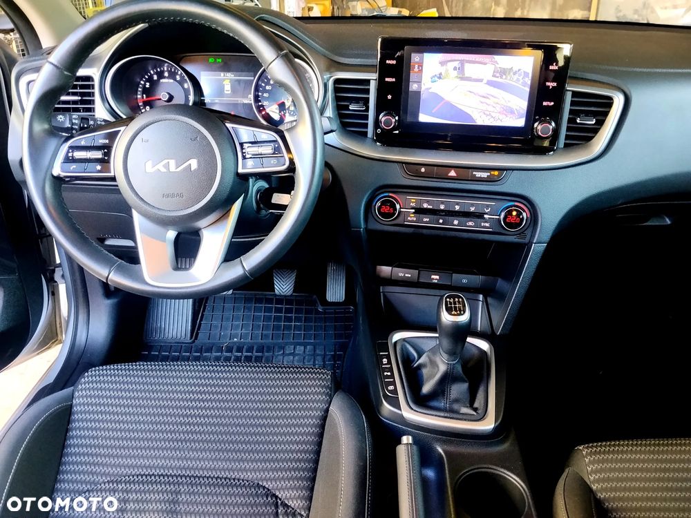 Kia Ceed 1.5 T-GDI M - 13