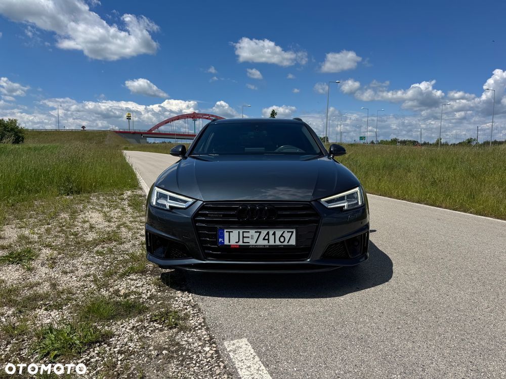 Audi A4 Avant 2.0 TDI Quattro Design S tronic - 4