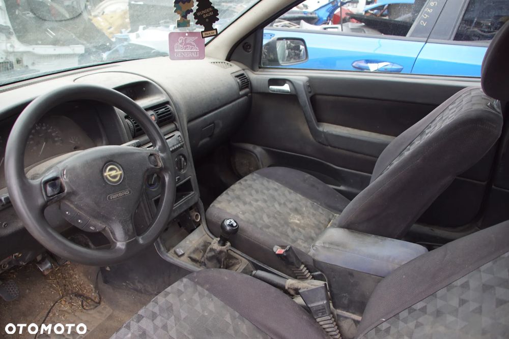 Auto na części - Opel Astra II G 1.6 16V 100 KM X16XEL F17 Z374 1998R Silnik Skrzynia Drzwi Maska Błotnik Zderzak Lampa Lusterko Klamka Szyba Deska Kokpit Sterownik Moduł Czujnik Licznik Panel Kierownica - 10