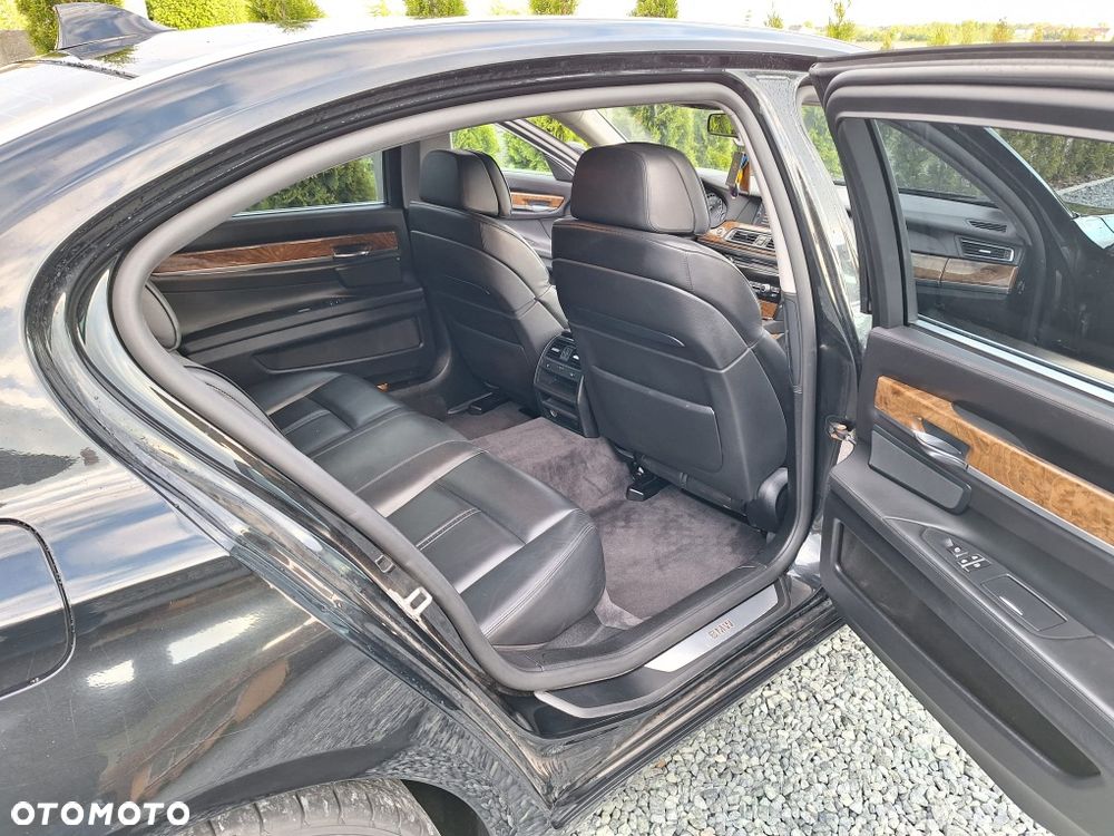 BMW Seria 7 - 8