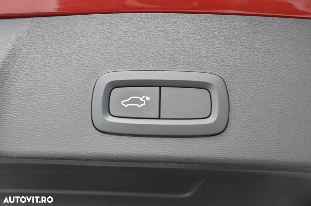 Volvo XC 40 D3 AWD Momentum Pro - 35
