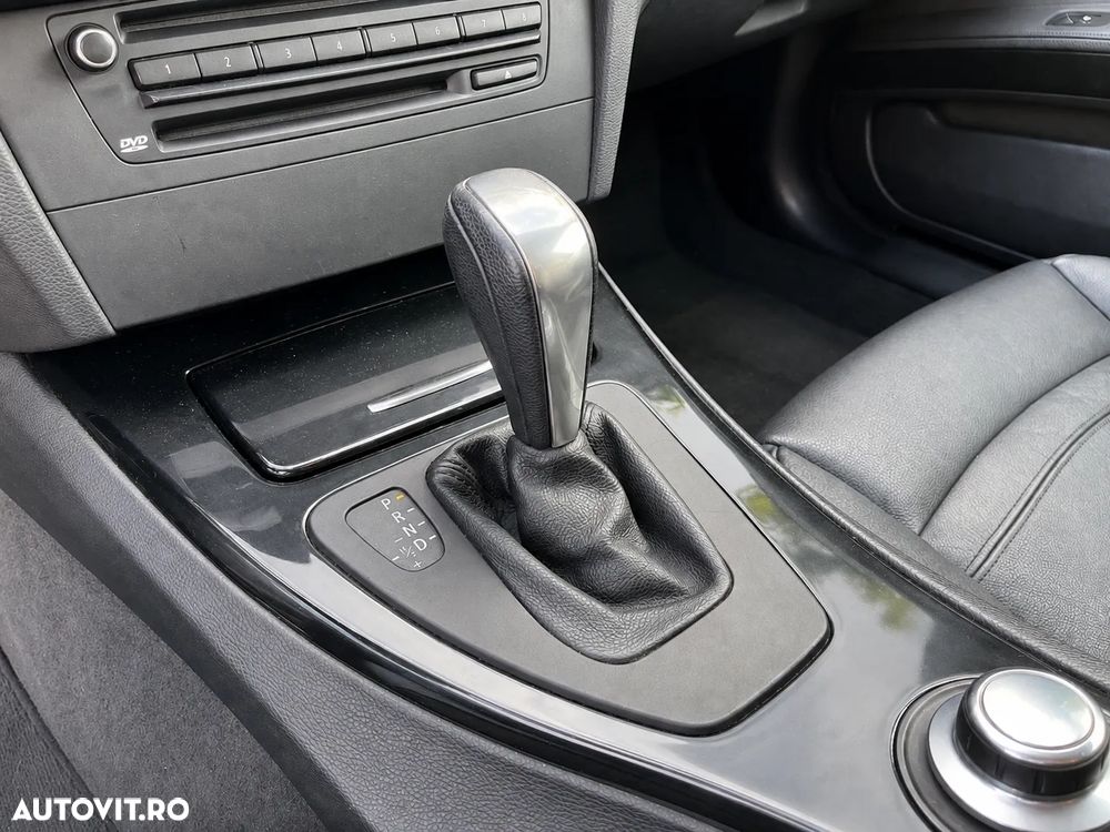 BMW Seria 3 320d Aut. - 15