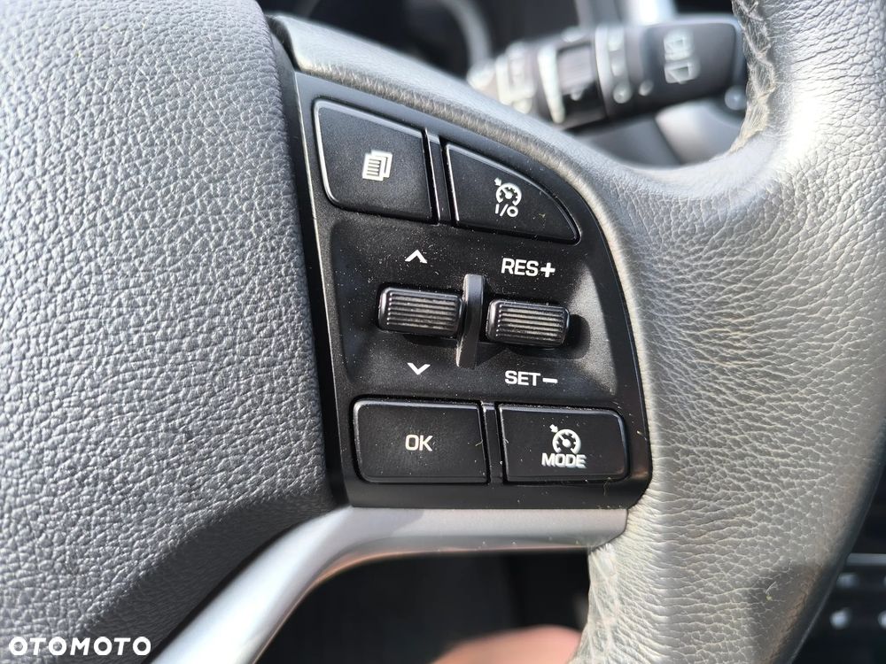 Hyundai Tucson 1.7 CRDI BlueDrive Style 2WD - 24