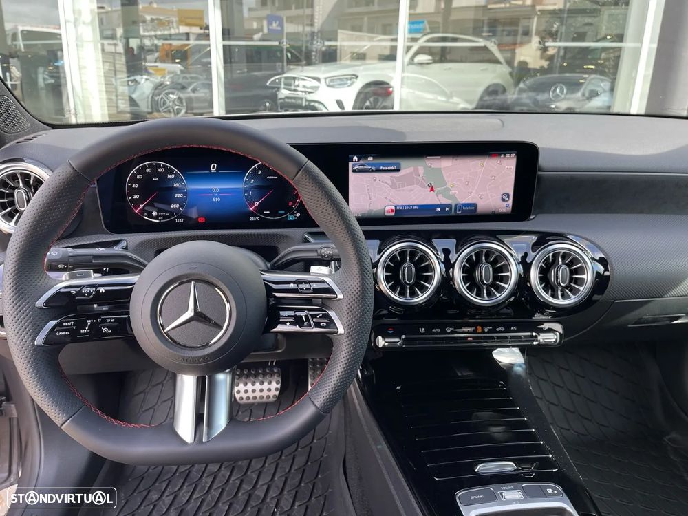 Mercedes-Benz A 200 Limousine 7G-DCT AMG Line Advanced Plus - 3