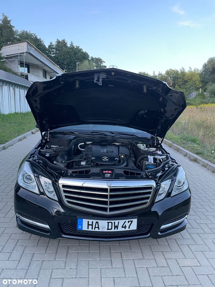 Mercedes-Benz Klasa E 200 CGI BlueEFFICIENCY 7G-TRONIC Avantgarde - 4