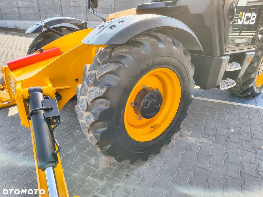 JCB 540-140 2023R klimatyzacja - 18