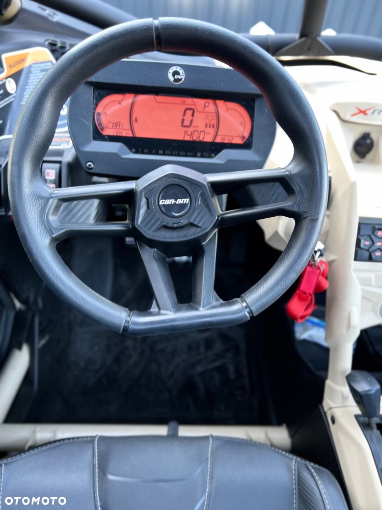 Can-Am Maverick - 7