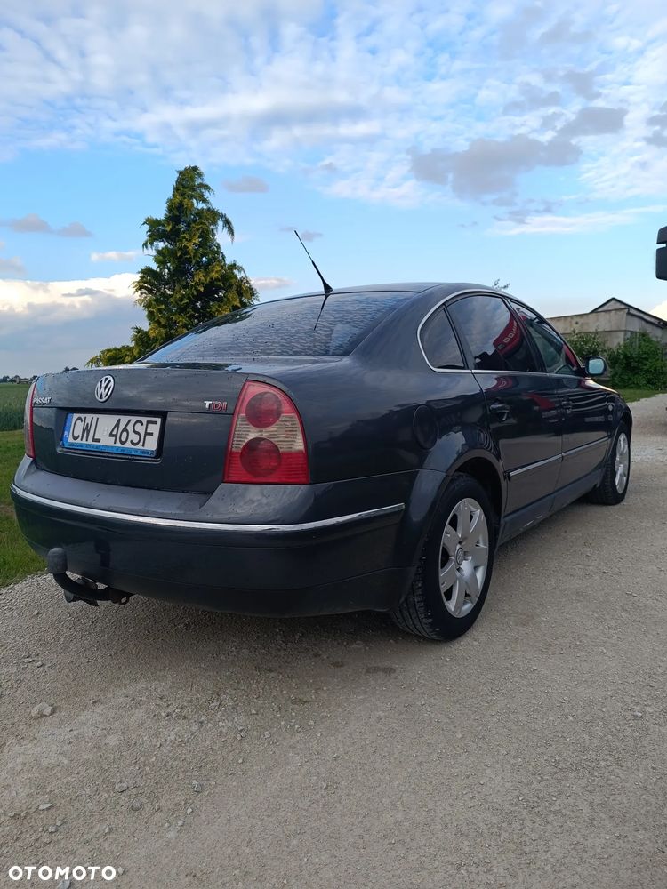 Volkswagen Passat 1.9 TDI Highline - 4