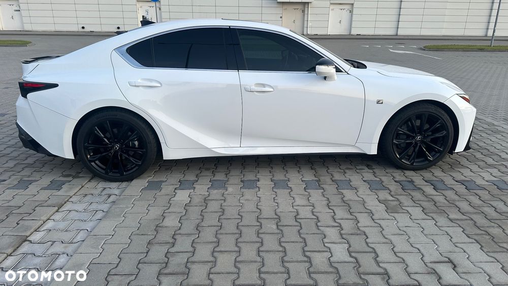Lexus IS - 15