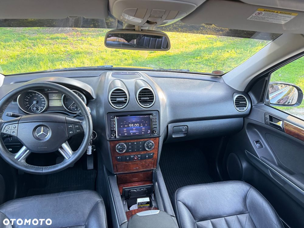 Mercedes-Benz ML 350 4-Matic - 12