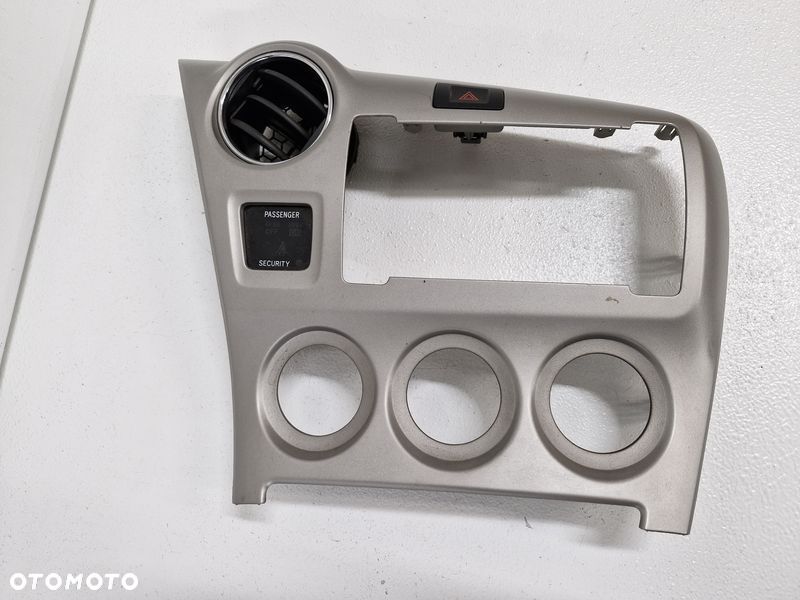 toyota matrix 2 ii e140 ramka radia dekor kratka nawiewu 55422-02070 - 2