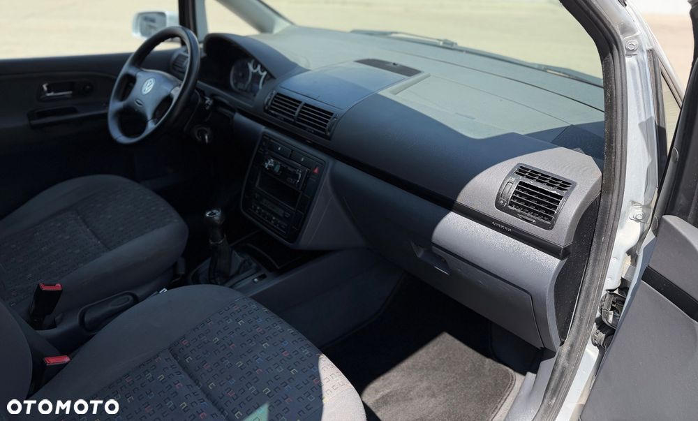 Volkswagen Sharan 1.9 TDI Comfortline - 19