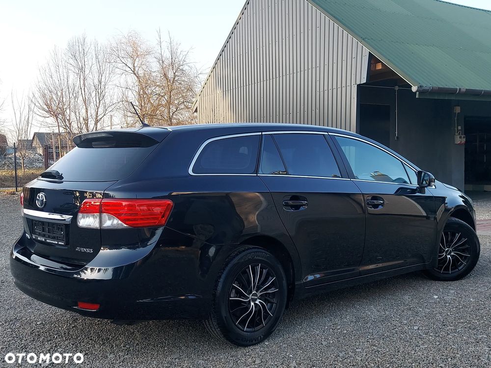 Toyota Avensis - 14