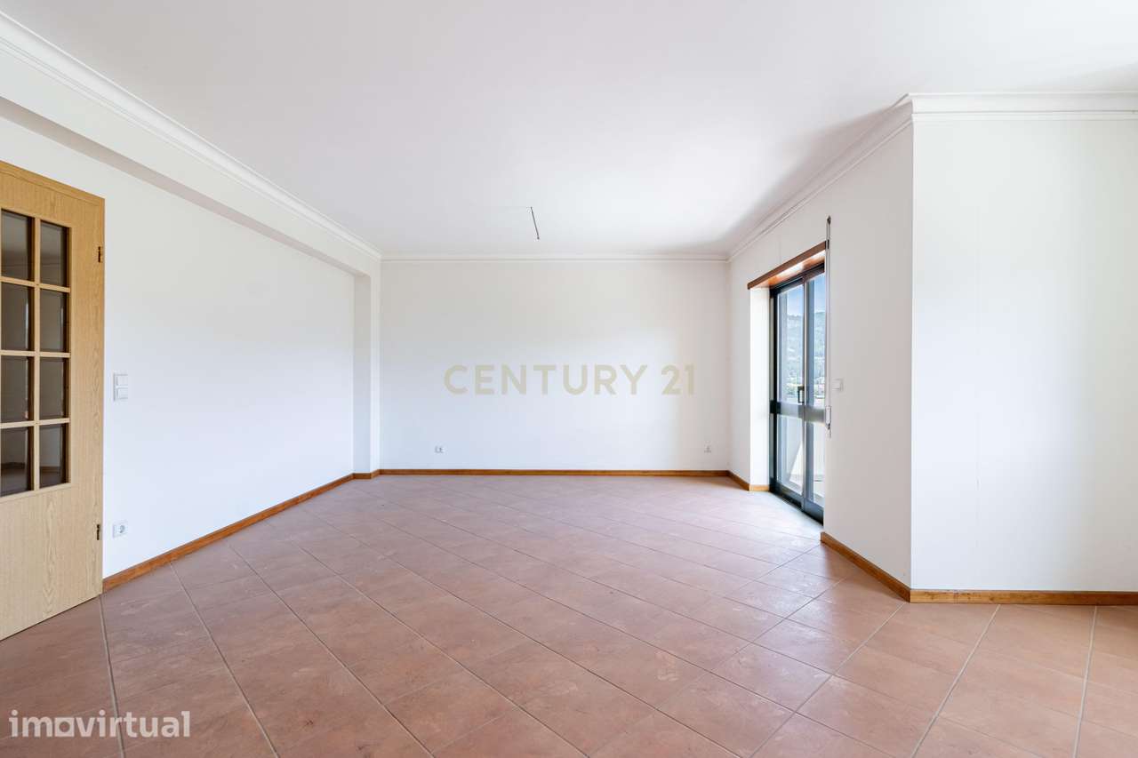 Apartamento T3 com garagem - Dálvares, Tarouca - Grande imagem: 2/25