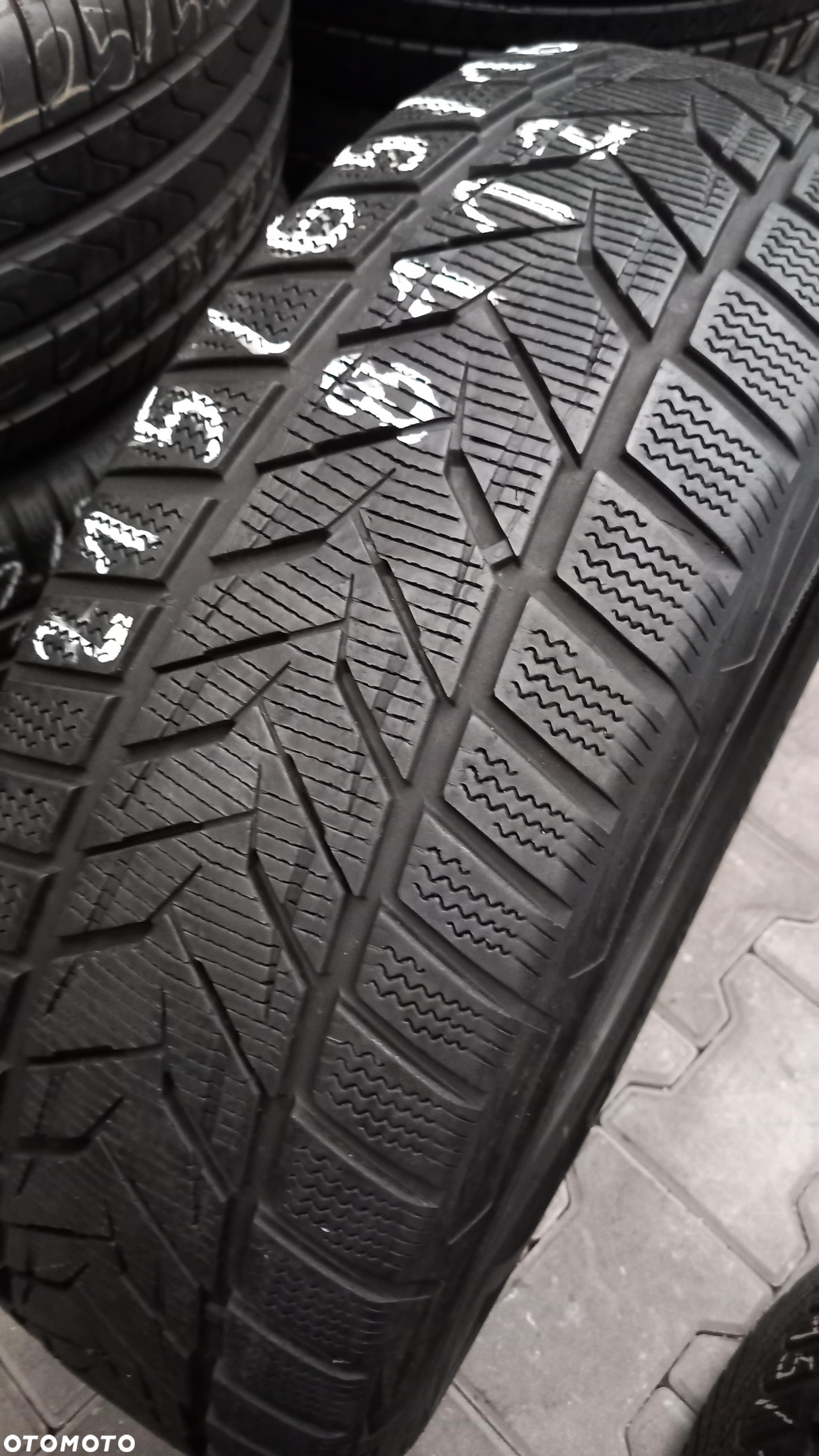 215/65/16 Vredestein Wintrac Xtreme S 98H - 2