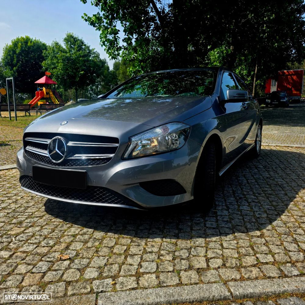 Mercedes-Benz A 200 (BlueEFFICIENCY) - 2
