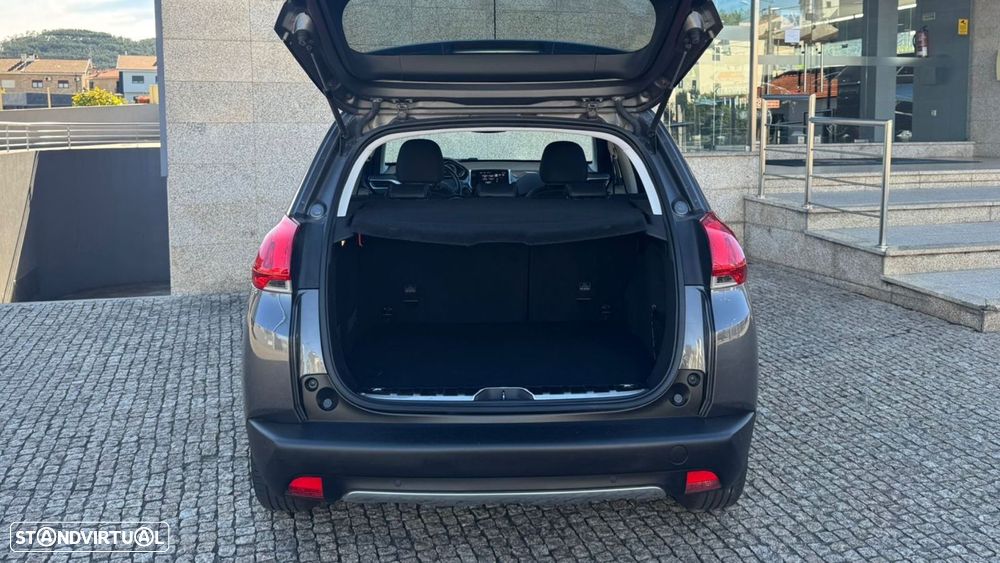 Peugeot 2008 1.2 PureTech Allure - 9